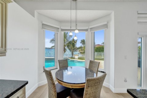 Villa ou maison à louer à Pembroke Pines, Floride: 3 chambres, 164.25 m2 № 2169311 - photo 9