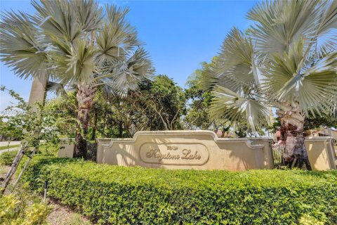 Villa ou maison à louer à Pembroke Pines, Floride: 3 chambres, 164.25 m2 № 2169311 - photo 19