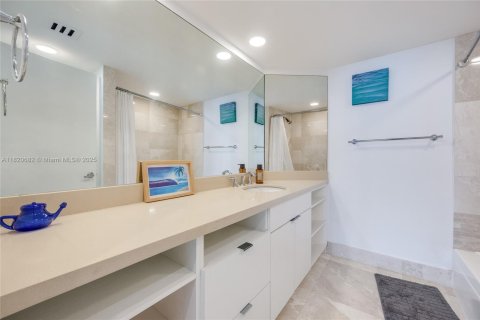 Condominio en alquiler en Sunny Isles Beach, Florida, 3 dormitorios, 208.1 m2 № 1779223 - foto 11