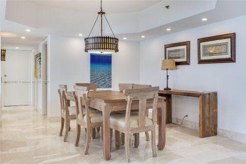 Condominio en alquiler en Sunny Isles Beach, Florida, 3 dormitorios, 208.1 m2 № 1779223 - foto 3