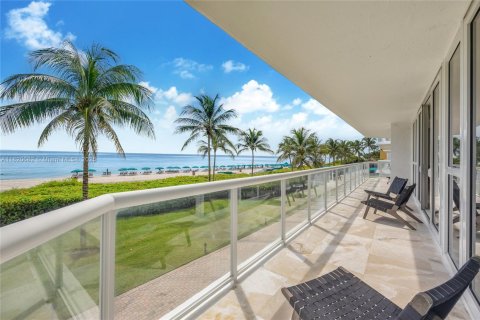 Condominio en alquiler en Sunny Isles Beach, Florida, 3 dormitorios, 208.1 m2 № 1779223 - foto 17