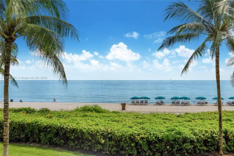Condominio en alquiler en Sunny Isles Beach, Florida, 3 dormitorios, 208.1 m2 № 1779223 - foto 8