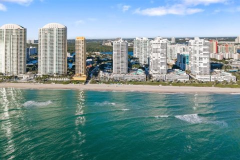 Condominio en alquiler en Sunny Isles Beach, Florida, 3 dormitorios, 208.1 m2 № 1779223 - foto 23