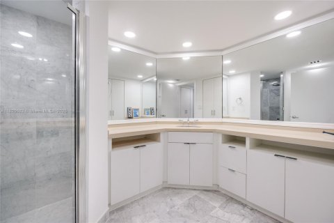 Condominio en alquiler en Sunny Isles Beach, Florida, 3 dormitorios, 208.1 m2 № 1779223 - foto 13