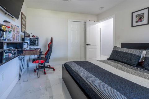 Купить виллу или дом в Хомстед, Флорида 4 спальни, 144.28м2, № 1955552 - фото 11