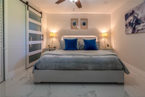 Купить виллу или дом в Хомстед, Флорида 4 спальни, 144.28м2, № 1955552 - фото 7