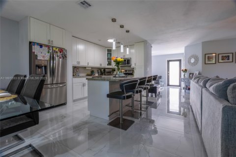 Купить виллу или дом в Хомстед, Флорида 4 спальни, 144.28м2, № 1955552 - фото 3