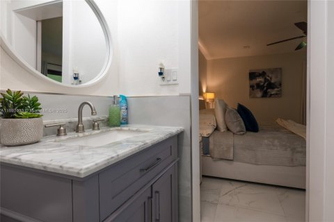 Купить виллу или дом в Хомстед, Флорида 4 спальни, 144.28м2, № 1955552 - фото 9