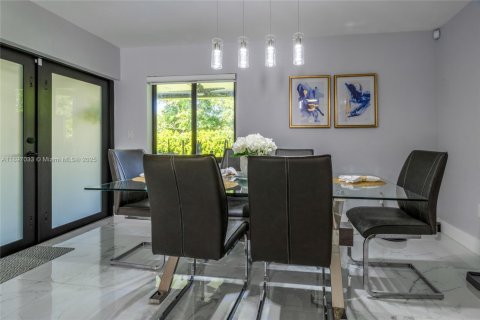 Купить виллу или дом в Хомстед, Флорида 4 спальни, 144.28м2, № 1955552 - фото 6