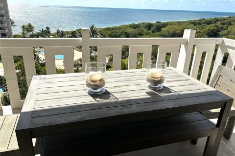 Condo in Key Biscayne, Florida, 3 bedrooms № 2009373 - photo 13