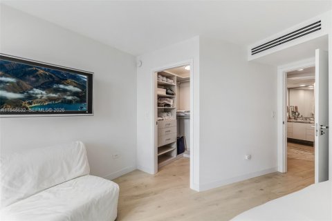 Condo in Key Biscayne, Florida, 3 bedrooms № 2009373 - photo 23