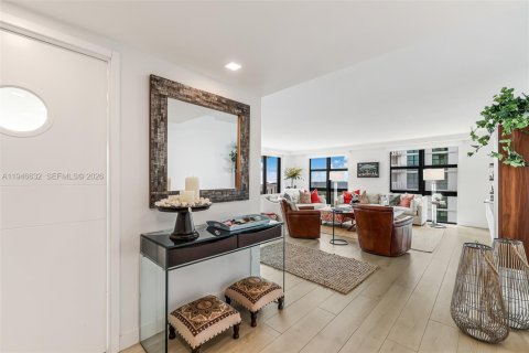 Condo in Key Biscayne, Florida, 3 bedrooms № 2009373 - photo 2