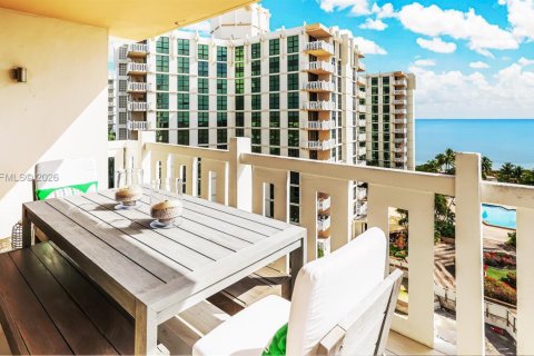 Condo in Key Biscayne, Florida, 3 bedrooms № 2009373 - photo 12