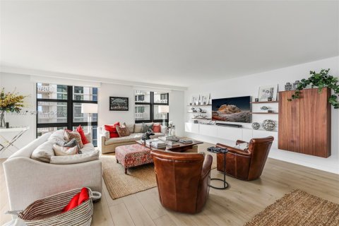 Condo in Key Biscayne, Florida, 3 bedrooms № 2009373 - photo 4