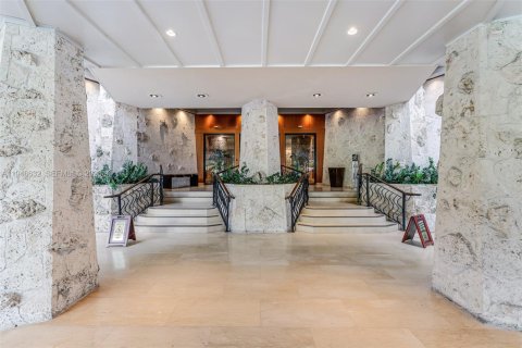 Condo in Key Biscayne, Florida, 3 bedrooms № 2009373 - photo 29