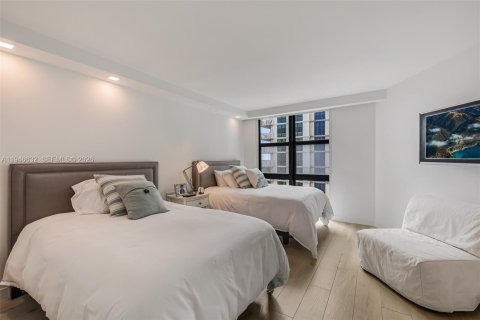 Condo in Key Biscayne, Florida, 3 bedrooms № 2009373 - photo 22