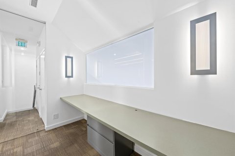 Propiedad comercial en venta en Fort Lauderdale, Florida № 2407598 - foto 16