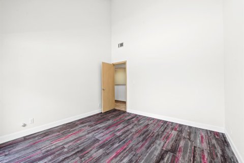 Propiedad comercial en venta en Fort Lauderdale, Florida № 2407598 - foto 15