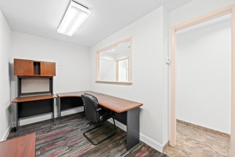 Propiedad comercial en venta en Fort Lauderdale, Florida № 2407598 - foto 13