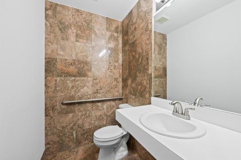 Propiedad comercial en venta en Fort Lauderdale, Florida № 2407598 - foto 4
