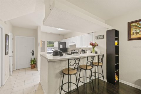 Townhouse in Tampa, Florida 3 bedrooms, 125.6 sq.m. № 1826533 - photo 8