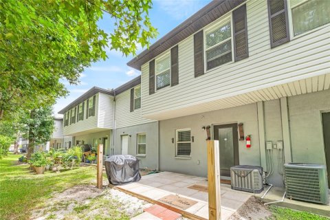 Townhouse in Tampa, Florida 3 bedrooms, 125.6 sq.m. № 1826533 - photo 25