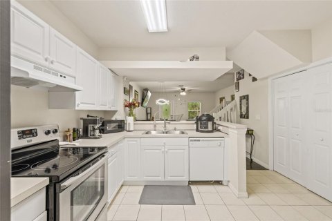 Townhouse in Tampa, Florida 3 bedrooms, 125.6 sq.m. № 1826533 - photo 6