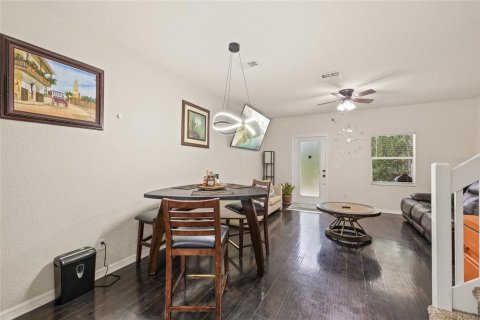 Townhouse in Tampa, Florida 3 bedrooms, 125.6 sq.m. № 1826533 - photo 9