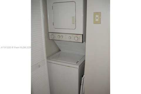 Copropriété à louer à Miami Beach, Floride: 2 chambres, 71.91 m2 № 1969453 - photo 16