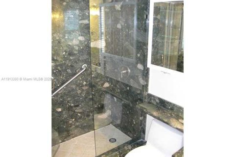 Copropriété à louer à Miami Beach, Floride: 2 chambres, 71.91 m2 № 1969453 - photo 10