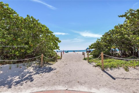 Copropriété à louer à Miami Beach, Floride: 2 chambres, 71.91 m2 № 1969453 - photo 21