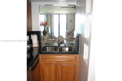 Copropriété à louer à Miami Beach, Floride: 2 chambres, 71.91 m2 № 1969453 - photo 6
