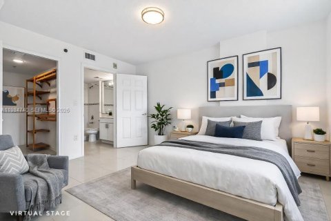 Condo in Miami, Florida, 2 bedrooms  № 2050856 - photo 17