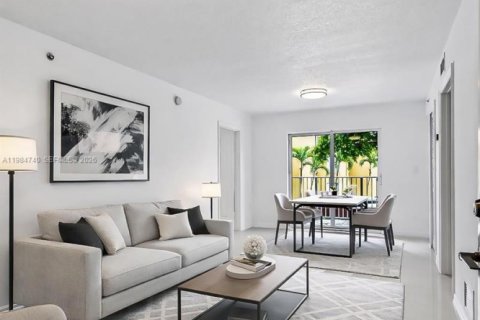 Condo in Miami, Florida, 2 bedrooms  № 2050856 - photo 10