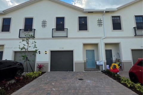 Adosado en alquiler en Florida City, Florida, 3 dormitorios, 128.3 m2 № 2030728 - foto 10