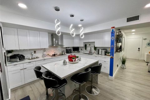 Купить кондоминиум в Майами, Флорида 3 спальни, 102.1м2, № 2027994 - фото 4