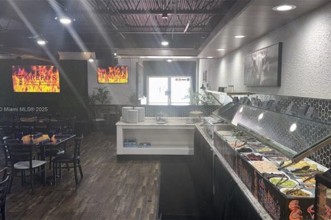 Propiedad comercial en venta en St. Lucie, Florida № 1833922 - foto 7
