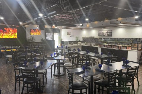 Propiedad comercial en venta en St. Lucie, Florida № 1833922 - foto 8