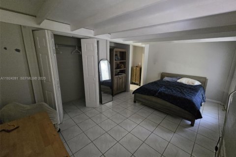 Снять в аренду виллу или дом в Форт-Лодердейл, Флорида 2 спальни, 92.9м2, № 1988213 - фото 9