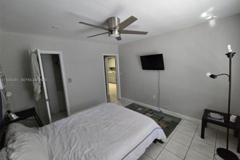 Снять в аренду виллу или дом в Форт-Лодердейл, Флорида 2 спальни, 92.9м2, № 1988213 - фото 8