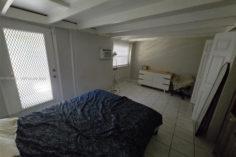 Снять в аренду виллу или дом в Форт-Лодердейл, Флорида 2 спальни, 92.9м2, № 1988213 - фото 6