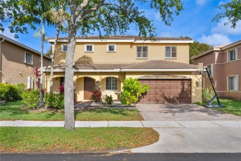 Casa en Miami Gardens, Florida 4 dormitorios, 226.77 m2 № 2056499