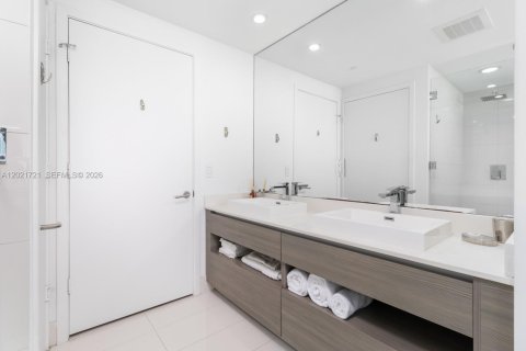Condominio en venta en Miami, Florida, 2 dormitorios, 106.19 m2 № 2154890 - foto 18