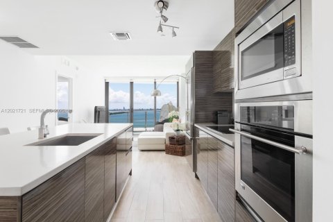 Condominio en venta en Miami, Florida, 2 dormitorios, 106.19 m2 № 2154890 - foto 10