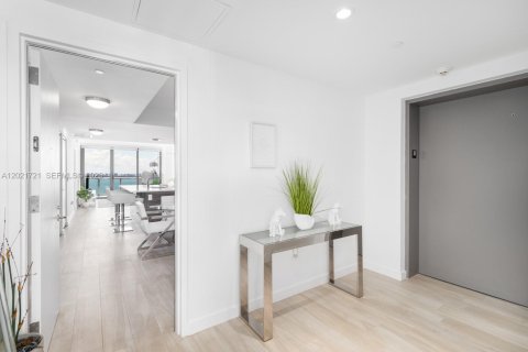 Condominio en venta en Miami, Florida, 2 dormitorios, 106.19 m2 № 2154890 - foto 14