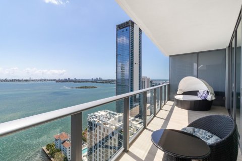 Condominio en Miami, Florida, 2 dormitorios  № 2154890