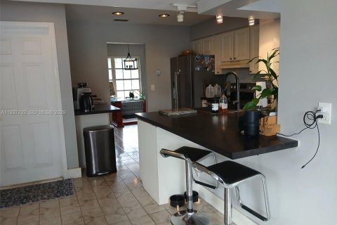 Дом в Лейк-Кларк-Шорс, Флорида 3 спальни, 176.61м2 № 1996516