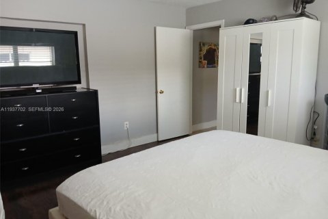 Купить виллу или дом в Лейк-Кларк-Шорс, Флорида 3 спальни, 176.61м2, № 1996516 - фото 6