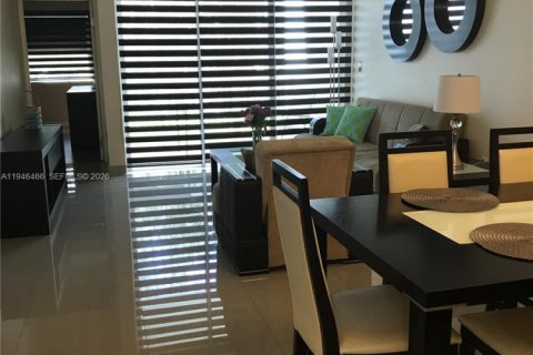 Condo in Doral, Florida, 1 bedroom  № 2002780 - photo 5