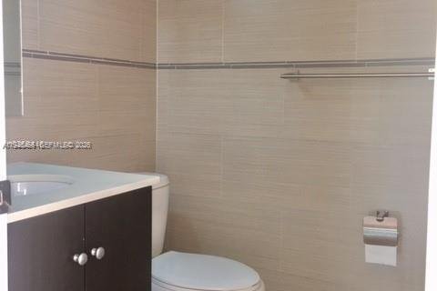 Condo in Doral, Florida, 1 bedroom  № 2002780 - photo 9